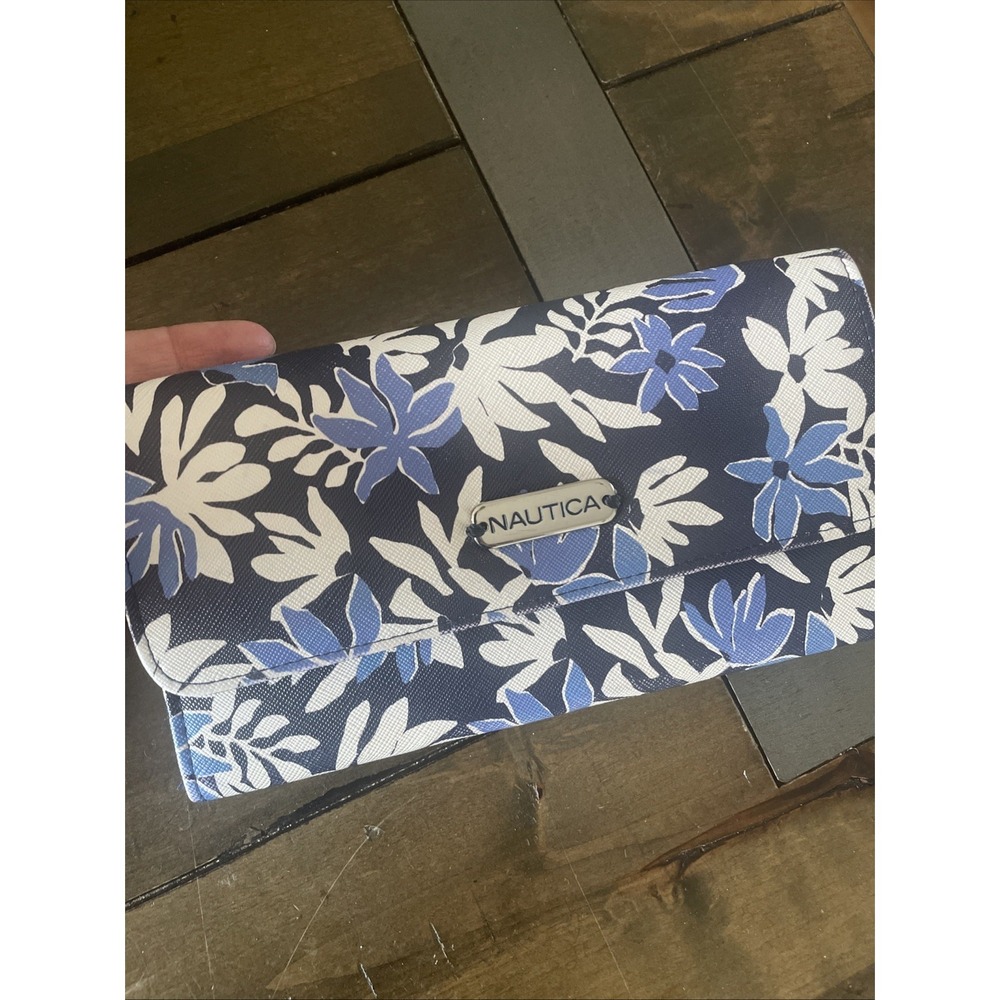 Nautica Floral RFID Trifold Wallet Womens Size OS Blue Vegan Leather Clutch
